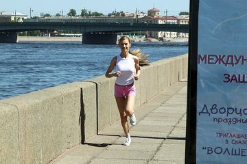 Спортсменка отдается негру
