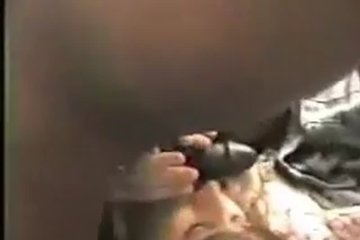 Дамочка предпочитает шоколадных парней