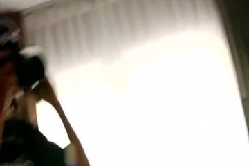 Блондинка демонстрирует своё тело