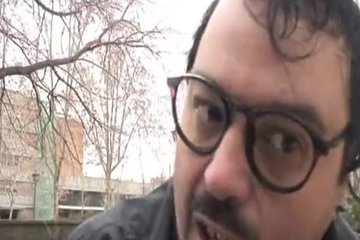 Толстый очкарик соблазнил хорошенькую