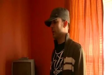 Негр сношает тугую спелую белую попочку