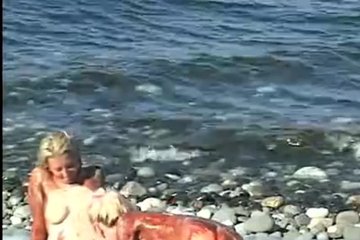 Шалости грязнуль-лесбиянок в море