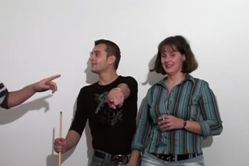 Член держит в руке лучше, чем кий