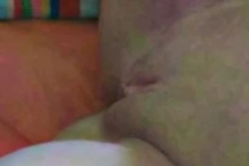 Парень снимает сексуальные игры с девушкой