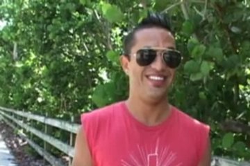 Парень удачно знакомится с девушкой