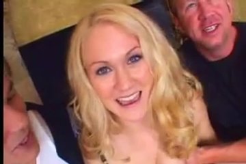 Худенькая, но способная блондинка