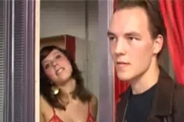 Парню предоставляется сексопильная красавица