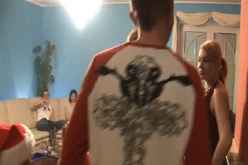 Товарищи устроили секс вечеринку