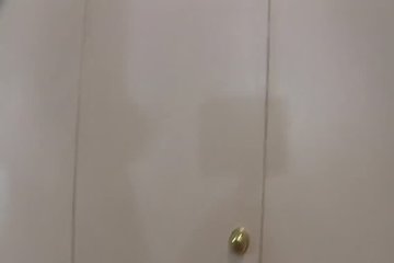 Сучка с большими сиськами прыгает на члене