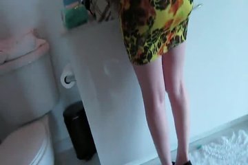 Дамы делают минет и отдаются парням