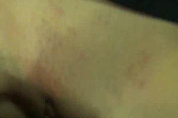 Брюнетка сосет член и трахается с мужиком