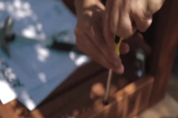 Сексуальная телка сосет член и трахается с парнем