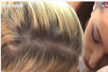 Чувак трахает стройных подружек