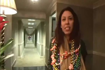 Пьяные шлюшки обнажаются и демонстрируют свои прелести