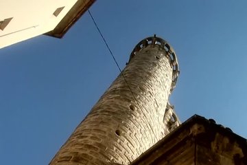 Горячие шлюшки ублажают себя большими членами