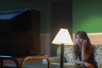 Одному парню две девушки