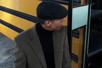 Шлюшки устроили оргию в просторном автобусе
