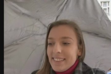 Блондинка проходит кастинг