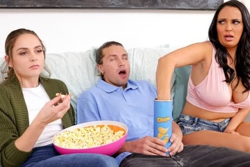 Хотел соблазнить девушку на секс, но в итоге трахнул её мамку