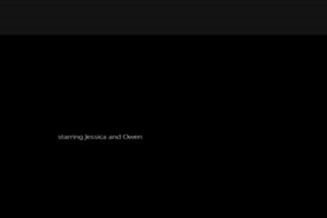 Брюнетка в розовой маячке