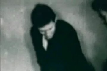 Чёрно-белое порно про грубую групповуху